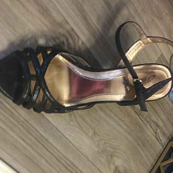 Mootsies tootsies high hills - Picture 2 of 3